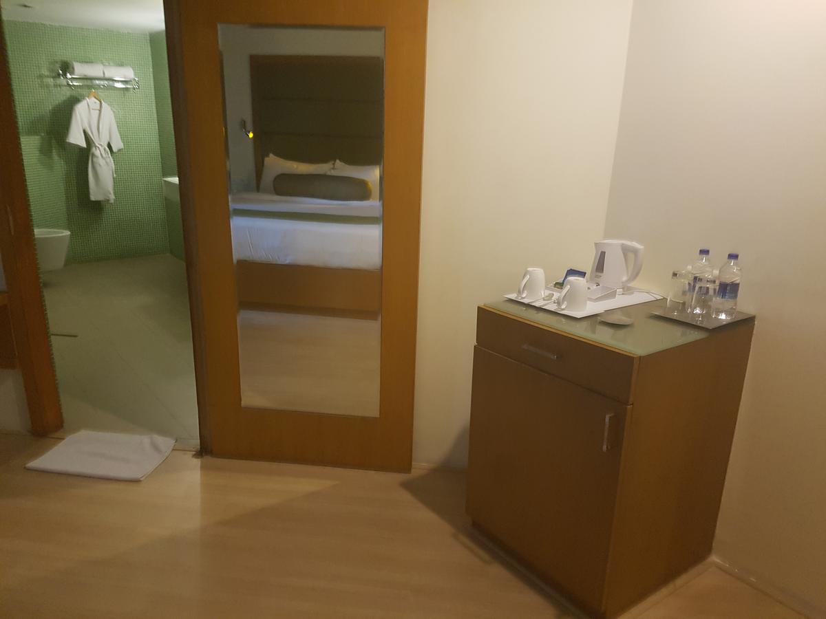 Peerless Hotel היידראבד מראה חיצוני תמונה