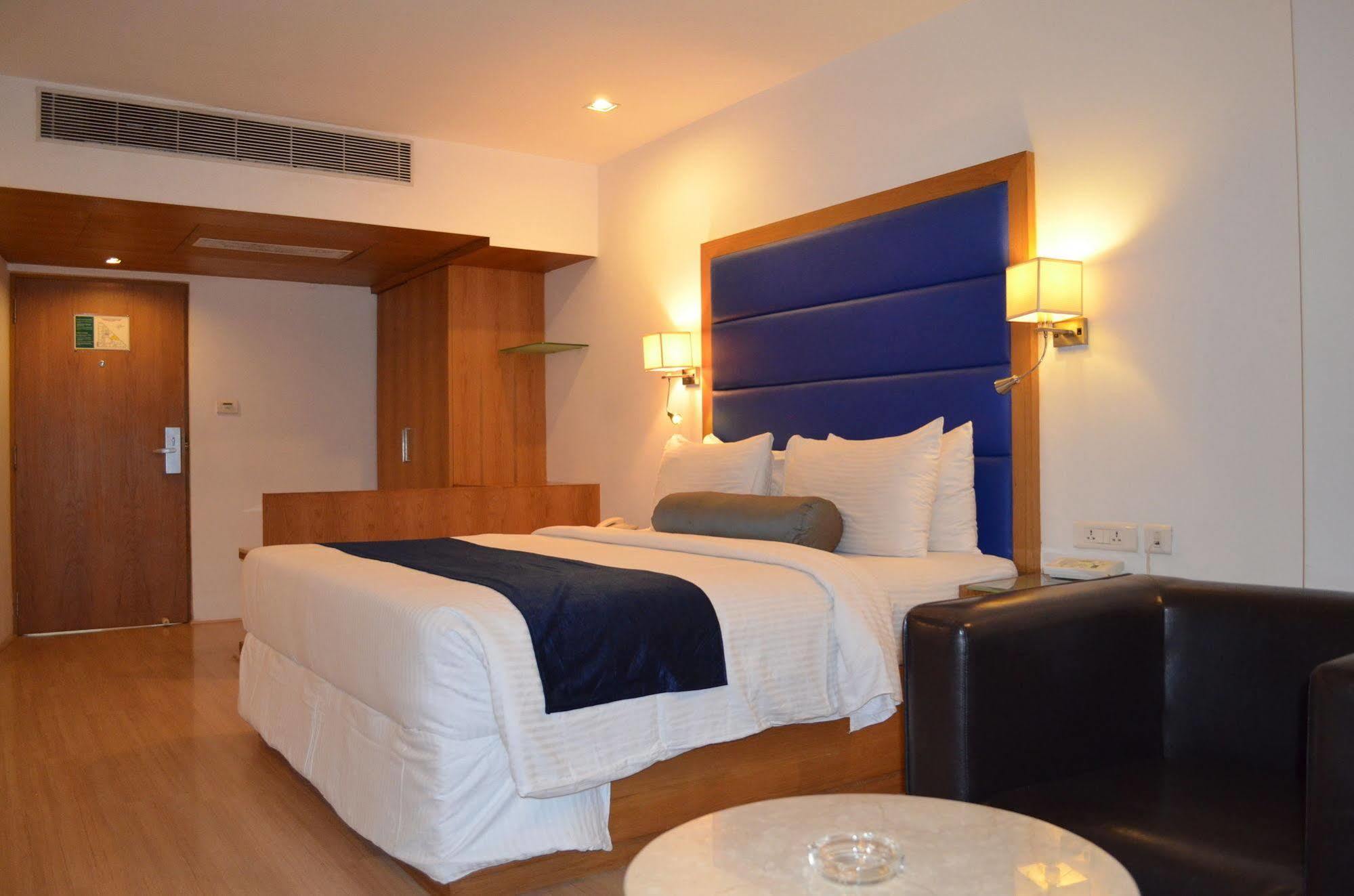 Peerless Hotel היידראבד מראה חיצוני תמונה