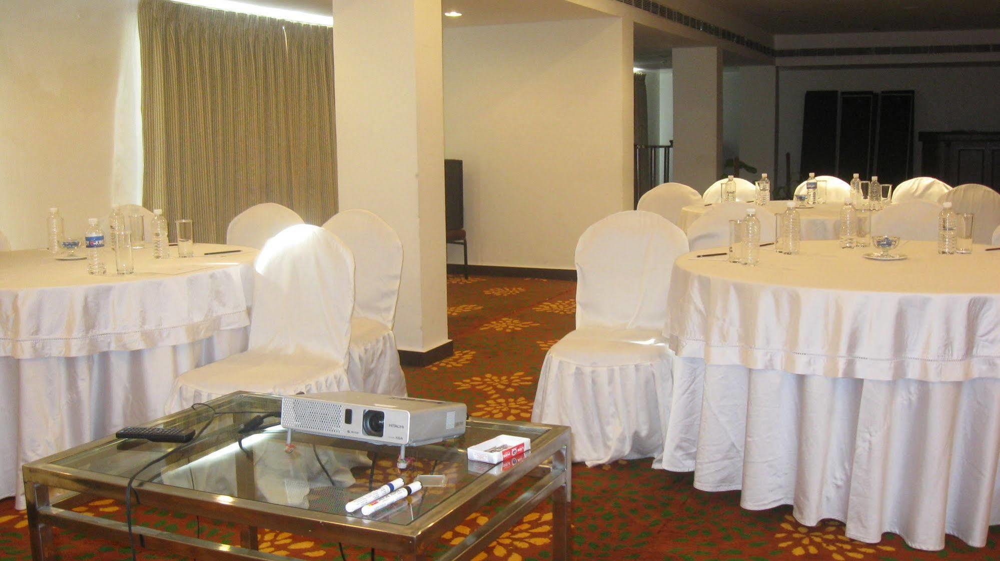 Peerless Hotel היידראבד מראה חיצוני תמונה